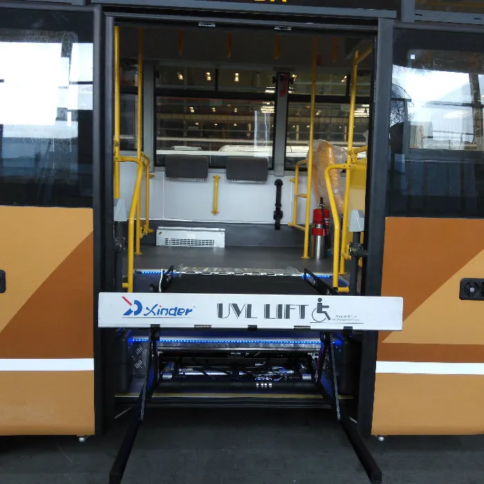 Ce Certified Scissor Wheelchair Lifts and Wheelchair Lifting Table with Capacity 300kg