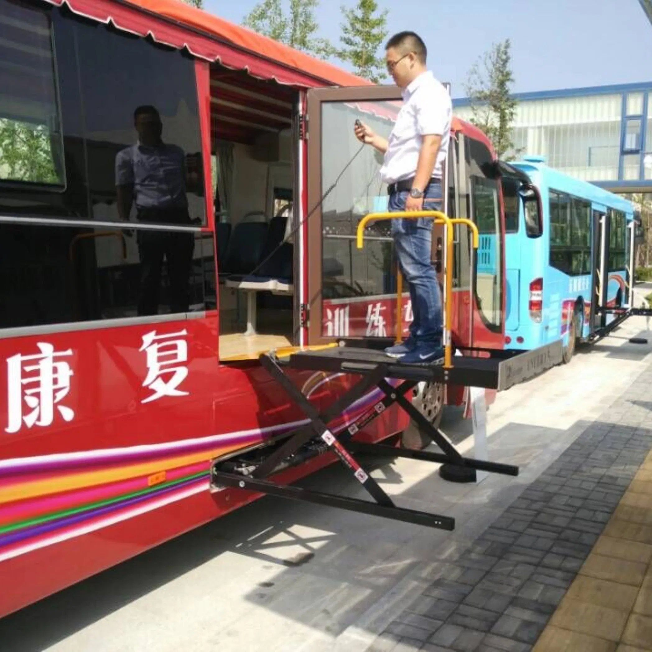CE Hydraulic Wheelchair Lifts for Bus Uvl-1300II