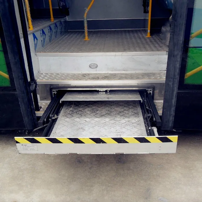 Hydraulic Wheelchair Lifts for Bus Wheelchair Hoist (WL-UVL-700)