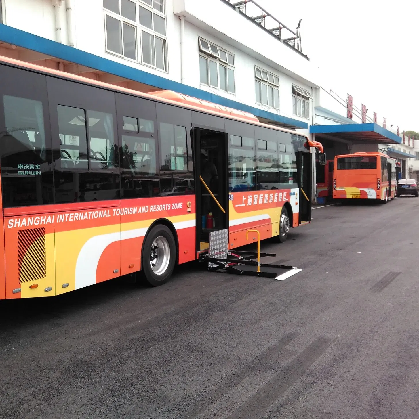 Scissor Wheelchair Lift CE Lift for Bus Uvl-700-S